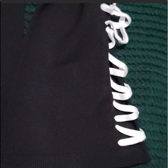 Premise Studio Bell-sleeve Sweater in Black - Lyst - Picture 8 of 10